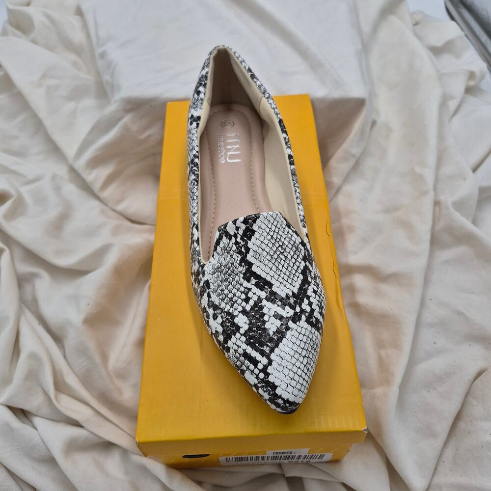 NEW Musshoe pointed-toe snakeskin print flat slip-on women's size 6.5